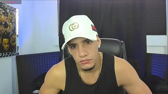jhonnysnow17 online show from June 20, 2026, 11:07 pm