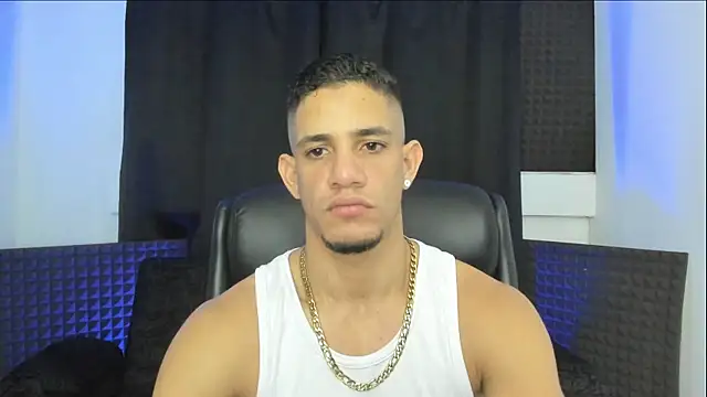 jhonnysnow17 online show from June 25, 2026, 1:05 am