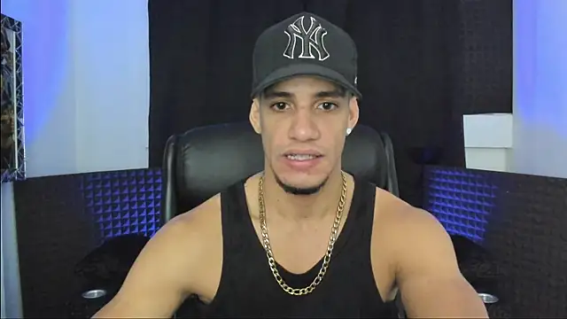 jhonnysnow17 online show from July 5, 2026, 11:45 pm