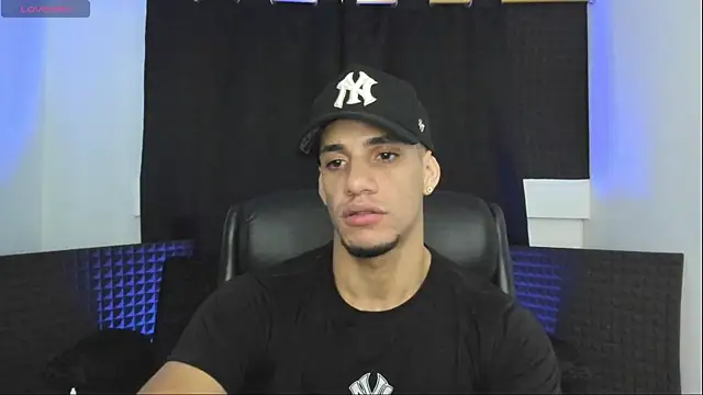 jhonnysnow17 online show from July 12, 2026, 1:29 am