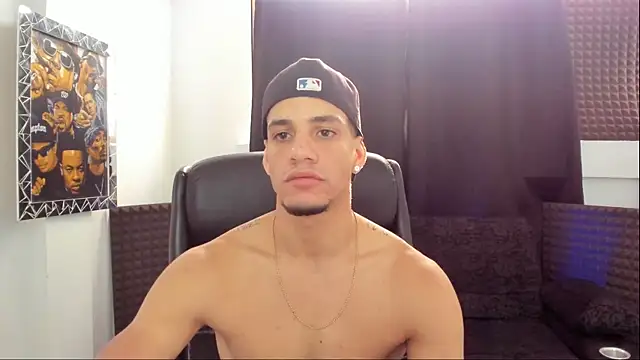 jhonnysnow17 online show from July 13, 2026, 9:06 pm