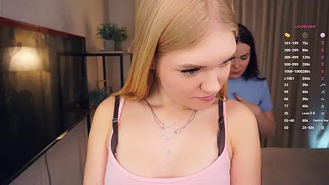 Snapshot of EllenReeves chatting on October 2, 2025, 6:31 am EllenReeves online show from October 2, 2025, 6:31 am