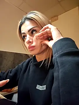 TiffanyMaze online show from March 10, 2026, 7:13 am