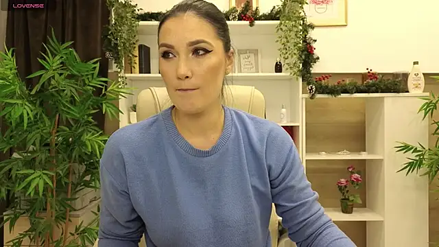 SelineSole online show from December 17, 2024, 4:53 pm