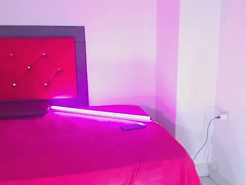 sofia collenx online show from February 11, 2026, 9:31 pm