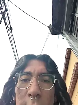 Snapshot of mal_x chatting on March 10, 2026, 11:37 am mal x online show from March 10, 2026, 11:37 am