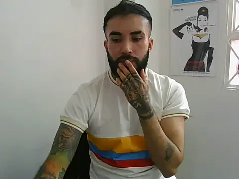 Snapshot of transgenderboy chatting on July 7, 2026, 2:32 pm transgenderboy online show from July 7, 2026, 2:32 pm
