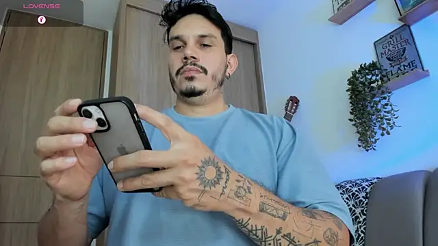 alejandro stark online show from June 24, 2026, 8:52 pm