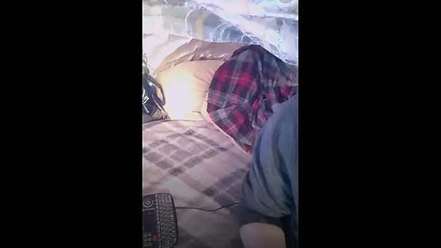 Snapshot of kindlethefire chatting on April 6, 2026, 6:36 am kindlethefire online show from April 6, 2026, 6:36 am