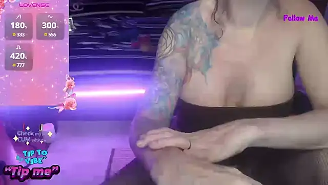 VenusX online show from March 2, 2025, 4:42 pm
