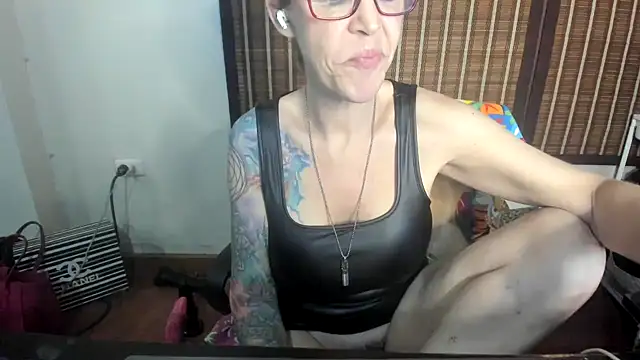 VenusX online show from February 15, 2026, 8:05 pm