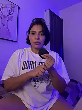 GigiiStone online show from September 24, 2025, 11:08 pm