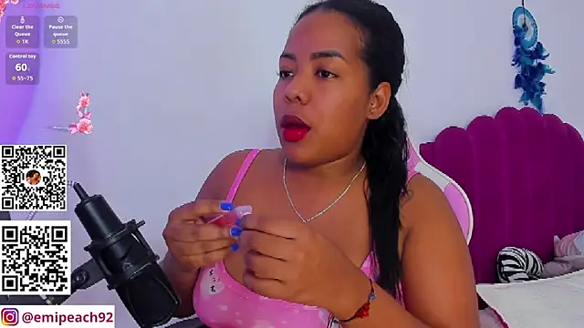 Snapshot of samanthaabloom chatting on June 16, 2026, 1:30 am samanthaabloom online show from June 16, 2026, 1:30 am