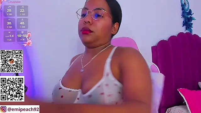 Snapshot of samanthaabloom chatting on June 24, 2026, 1:59 am samanthaabloom online show from June 24, 2026, 1:59 am
