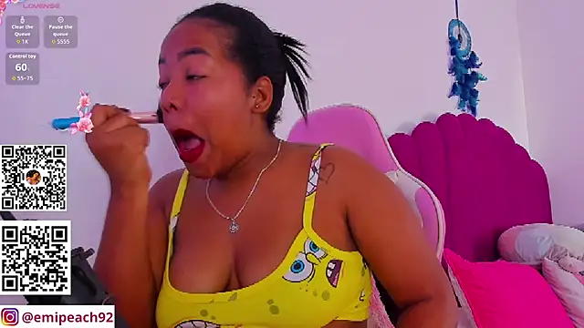 Snapshot of samanthaabloom chatting on July 6, 2026, 1:30 pm samanthaabloom online show from July 6, 2026, 1:30 pm