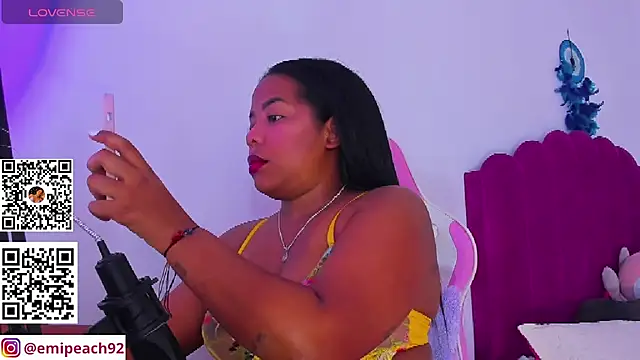 Snapshot of samanthaabloom chatting on July 17, 2026, 2:29 am samanthaabloom online show from July 17, 2026, 2:29 am