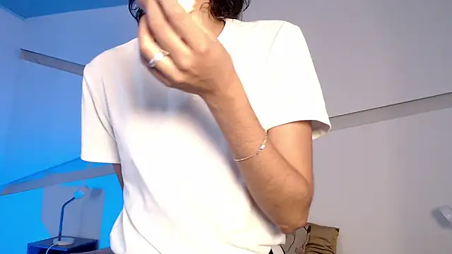 Snapshot of hot_little_bunny chatting on October 21, 2025, 8:53 pm hot little bunny online show from October 21, 2025, 8:53 pm