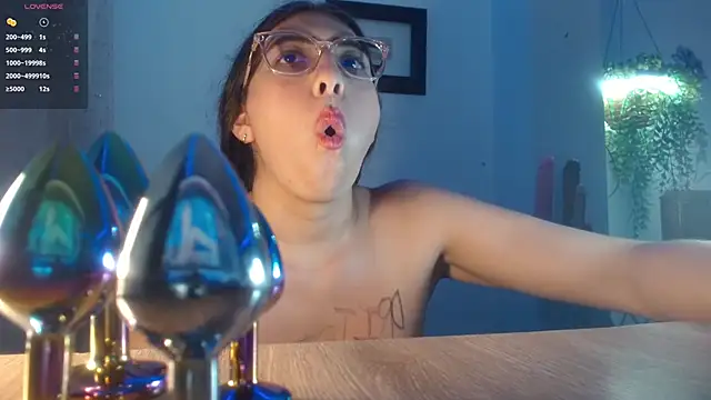 Snapshot of DaMikaela_ chatting on September 25, 2025, 7:28 pm DaMikaela online show from September 25, 2025, 7:28 pm