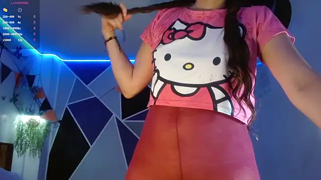 Snapshot of DaMikaela_ chatting on October 18, 2025, 7:03 pm DaMikaela online show from October 18, 2025, 7:03 pm