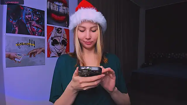 NicoleMaatt online show from December 19, 2024, 3:07 am