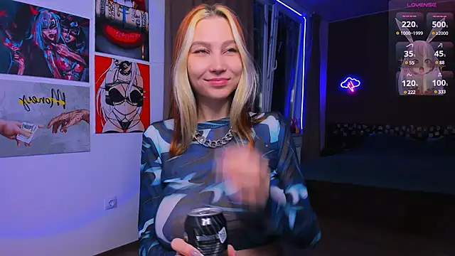 NicoleMaatt online show from January 31, 2025, 11:45 pm