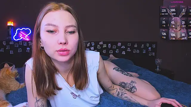 NicoleMaatt online show from March 22, 2025, 3:09 pm