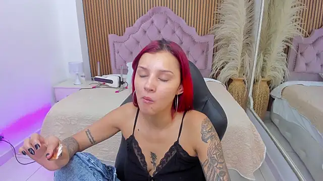 CinthiaCollins online show from May 15, 2026, 9:33 pm