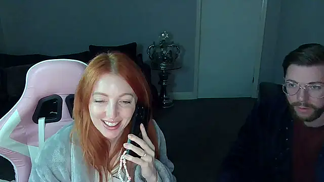 Red firesquirt online show from February 6, 2025, 9:06 pm