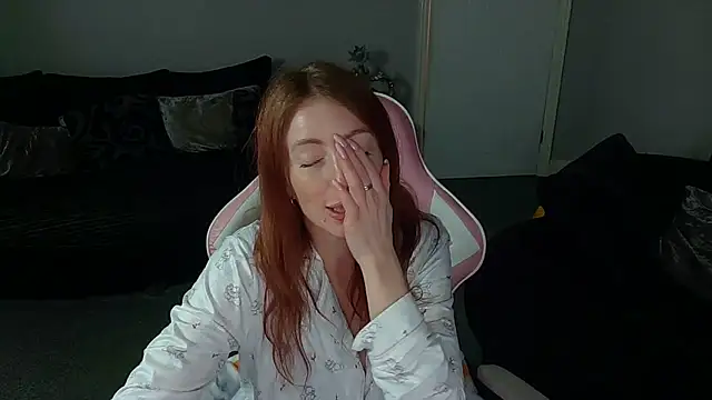 Snapshot of Red_firesquirt chatting on March 26, 2026, 5:29 pm Red firesquirt online show from March 26, 2026, 5:29 pm