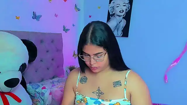 mabellfox online show from December 7, 2024, 4:03 pm
