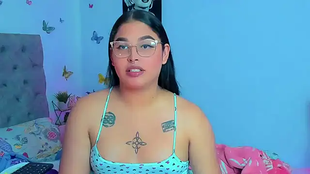 mabellfox online show from December 9, 2024, 7:29 pm