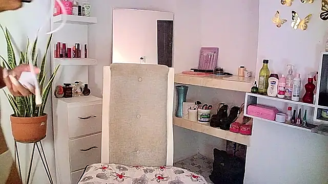 carmen14 online show from March 14, 2025, 4:21 am