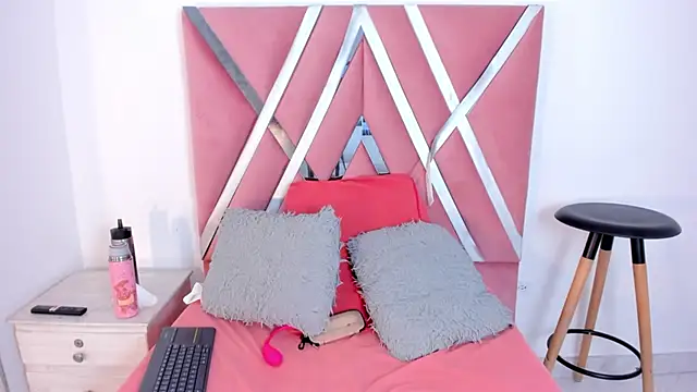 Snapshot of alanismorgan chatting on September 22, 2025, 7:27 pm alanismorgan online show from September 22, 2025, 7:27 pm