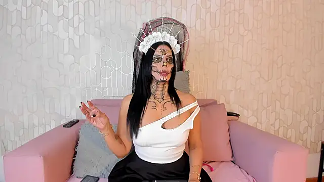 Snapshot of alanismorgan chatting on October 31, 2025, 8:43 pm alanismorgan online show from October 31, 2025, 8:43 pm