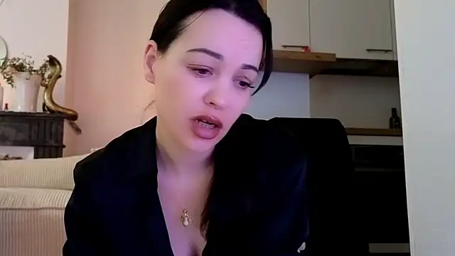 Lilie romeo online show from February 22, 2025, 3:36 pm