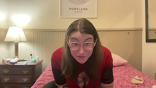 tessa luna online show from April 29, 2026, 6:17 am