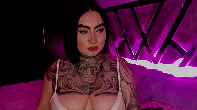 Snapshot of CloeeBeckam chatting on February 20, 2025, 9:22 am CloeeBeckam online show from February 20, 2025, 9:22 am