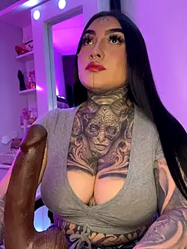 CloeeBeckam online show from December 16, 2025, 8:19 am