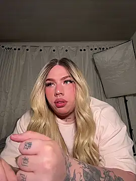 IsabellaFigueredo   online show from November 5, 2025, 11:32 am