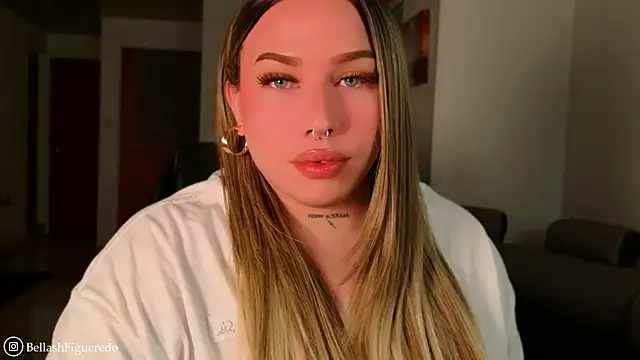Snapshot of IsabellaFigueredo__ chatting on April 19, 2026, 11:20 am IsabellaFigueredo online show from April 19, 2026, 11:20 am