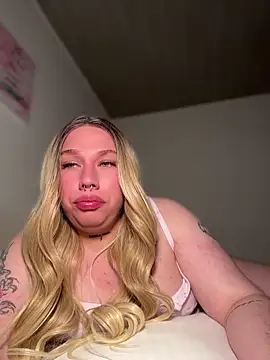 Snapshot of IsabellaFigueredo__ chatting on May 10, 2026, 7:13 am IsabellaFigueredo online show from May 10, 2026, 7:13 am