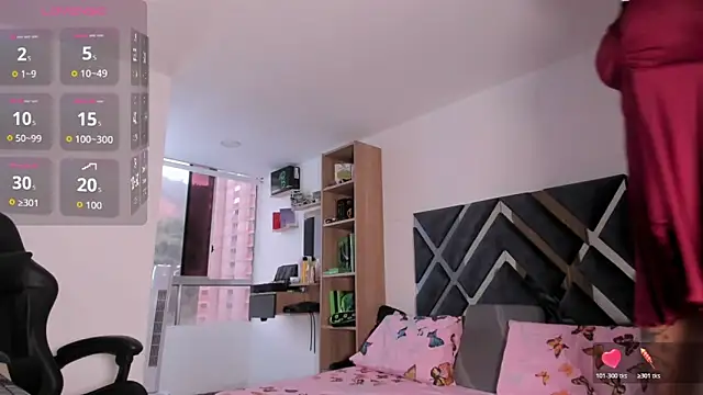 Nicolle alexandra online show from April 1, 2026, 8:06 pm