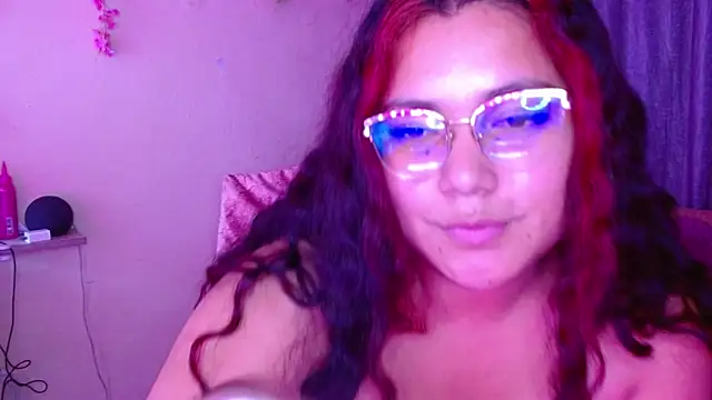 Snapshot of girl_milk2 chatting on October 6, 2025, 2:58 pm girl milk2 online show from October 6, 2025, 2:58 pm