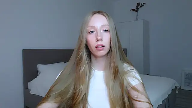 Luna insniity online show from September 24, 2025, 8:23 pm