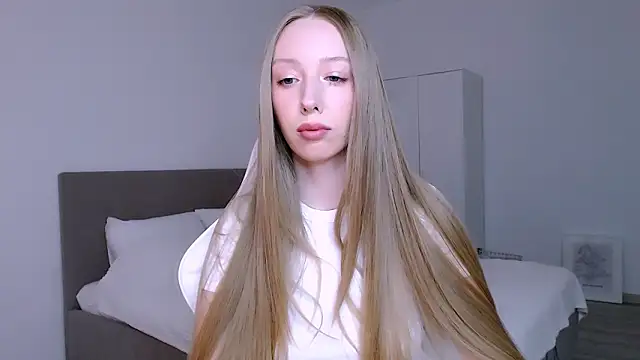 Luna insniity online show from February 3, 2026, 8:25 pm