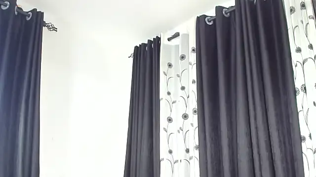 Yummy squirter online show from January 7, 2025, 10:19 pm