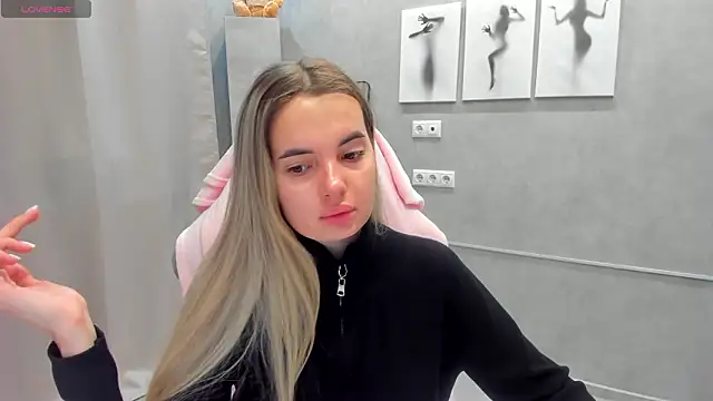 Snapshot of Donna_Evans chatting on March 8, 2026, 11:52 pm Donna Evans online show from March 8, 2026, 11:52 pm