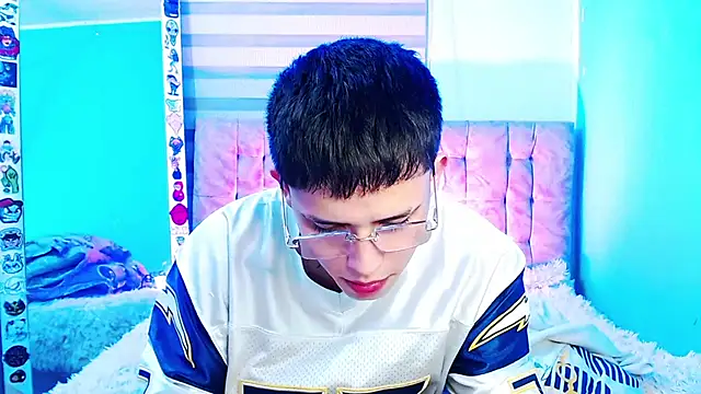  justinmoon2 online show from May 7, 2026, 4:51 am