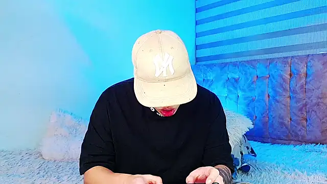  justinmoon2 online show from June 27, 2026, 4:39 am