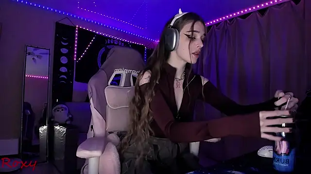wet dream  online show from April 30, 2026, 4:46 pm